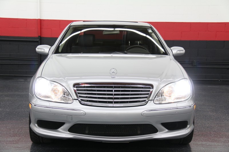 Illustration for article titled You Can Buy A 604-HP Mercedes S65 AMG For The Price Of A Ford Taurus